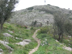 Der Picota-Gipfel beim Wandern im Monchiquegebirge