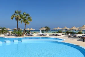 Der Pool-Bereich vom Hotel für Wanderreisen an die Algarve